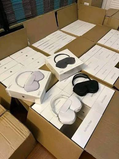 Apple AirPods Max 2 wholesale listing thumbnail 3